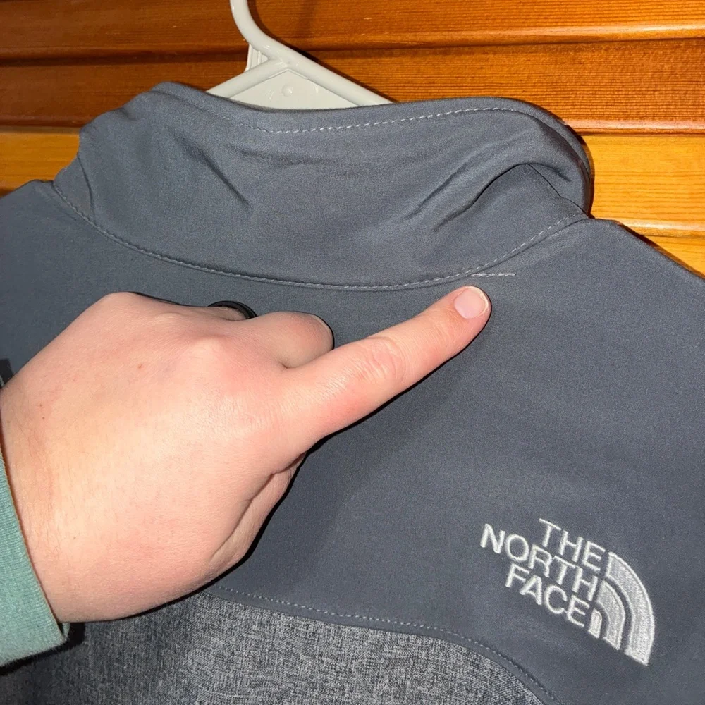 The North Face Mens Apex Bionic 2 Soft-Shell Jacket Grey - size small